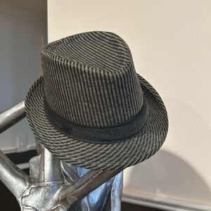 Scala black and gold striped fedora 20”